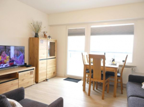 Einfaches 2-Zimmer-Appartement mit Balkon.
